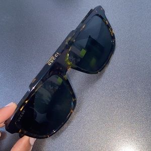 Leopard print authentic Gucci shades. These can be worn by women or man
